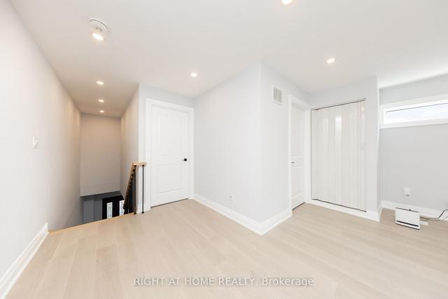574b Pharmacy Ave, House detached with 3 bedrooms, 4 bathrooms and 2 parking in Toronto ON | Image 7