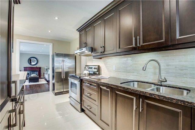 1335 Avon Cres, House detached with 2 bedrooms, 2 bathrooms and 5 parking in Oakville ON | Image 5