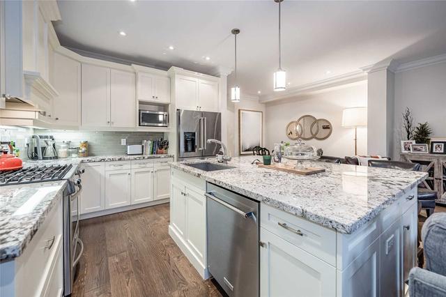 2331 Wuthering Heights Way, House attached with 3 bedrooms, 4 bathrooms and 4 parking in Oakville ON | Image 6