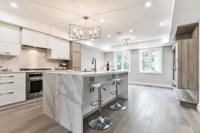 868 Shaw St, House semidetached with 3 bedrooms, 5 bathrooms and 2 parking in Toronto ON | Image 5