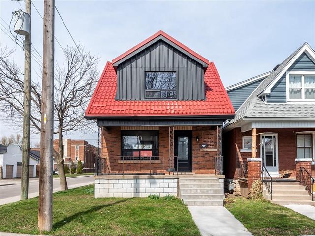 49 Cameron Avenue N, House detached with 3 bedrooms, 1 bathrooms and 2 parking in Hamilton ON | Image 2