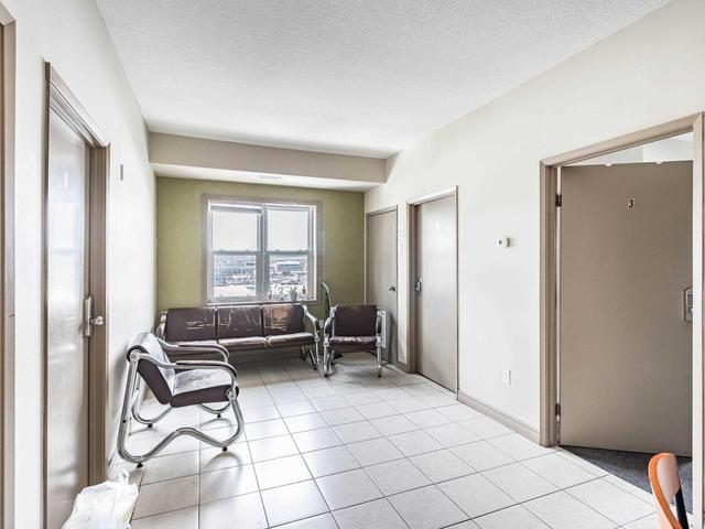 502 - 271 Lester St, Condo with 5 bedrooms, 2 bathrooms and 1 parking in Waterloo ON | Image 9
