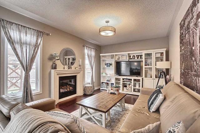 20 Mccann Cres, House detached with 4 bedrooms, 3 bathrooms and 4 parking in Bradford West Gwillimbury ON | Image 10