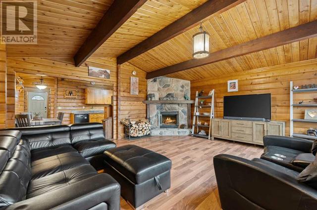 223077 Highway 817, House detached with 4 bedrooms, 2 bathrooms and 6 parking in Wheatland County AB | Image 17