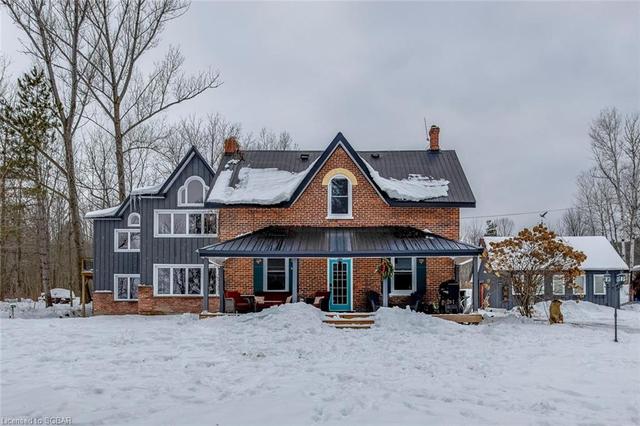 284 Champlain Road, House detached with 8 bedrooms, 3 bathrooms and null parking in Penetanguishene ON | Image 1