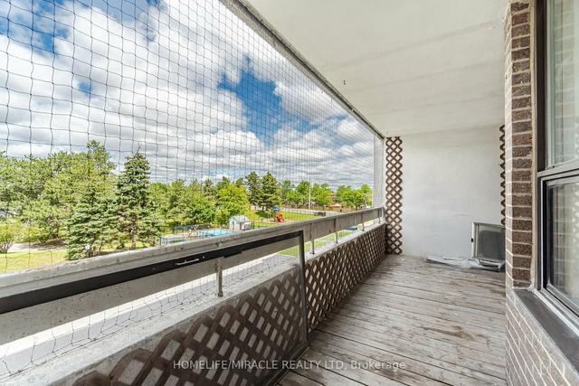 410 - 25 Kensington Rd, Condo with 2 bedrooms, 1 bathrooms and 1 parking in Brampton ON | Image 18