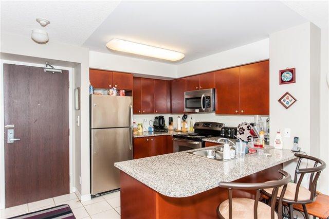 2010 - 335 Rathburn Rd W, Condo with 2 bedrooms, 2 bathrooms and 1 parking in Mississauga ON | Image 3