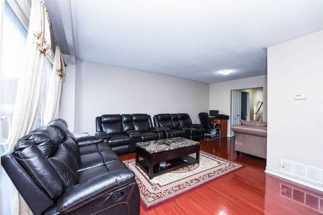 3139 Purnell Crt, House semidetached with 4 bedrooms, 3 bathrooms and 6 parking in Mississauga ON | Image 14