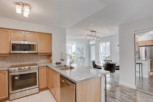 613 - 15 Greenview Ave, Condo with 2 bedrooms, 2 bathrooms and 1 parking in Toronto ON | Image 4