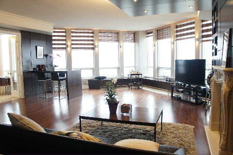2819 - 500 Doris Ave, Condo with 3 bedrooms, 3 bathrooms and 2 parking in Toronto ON | Image 2