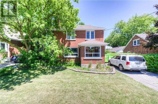 120 Moore Avenue S, House detached with 3 bedrooms, 1 bathrooms and 6 parking in Waterloo ON | Card Image