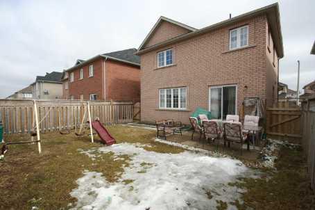 8 Thimbleberry St, House detached with 3 bedrooms, 3 bathrooms and 2 parking in Brampton ON | Image 9