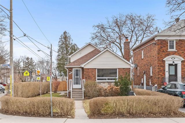535 Broadway Ave, House detached with 2 bedrooms, 3 bathrooms and 3 parking in Toronto ON | Image 1