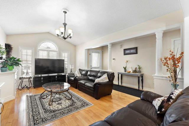 43 Napiermews Dr, House detached with 3 bedrooms, 2 bathrooms and 3 parking in Ajax ON | Image 3