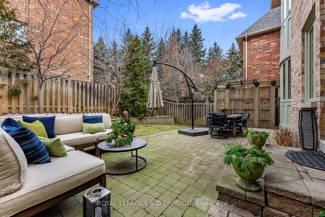 31 Hampton Park Cres, House detached with 5 bedrooms, 4 bathrooms and 4 parking in Toronto ON | Image 32