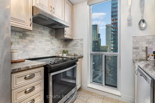 1707 - 2121 Lake Shore Blvd W, Condo with 2 bedrooms, 2 bathrooms and 1 parking in Toronto ON | Image 2