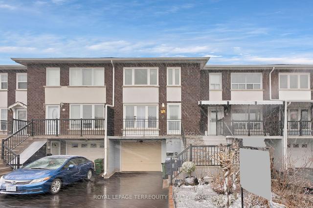 10 San Carmelo Way, Townhouse with 3 bedrooms, 2 bathrooms and 3 parking in Toronto ON | Image 1