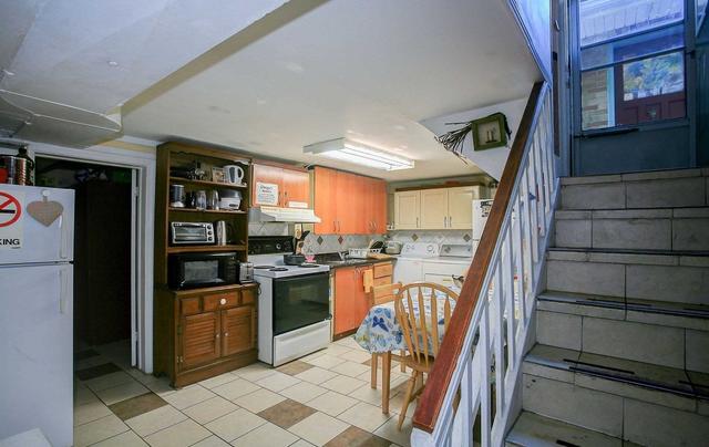 4007 Bloor St W, House detached with 3 bedrooms, 2 bathrooms and 6 parking in Toronto ON | Image 11