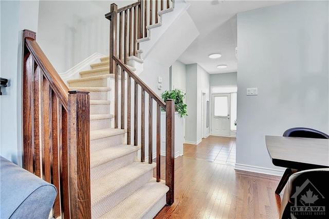 503 Rochefort Circle, Townhouse with 3 bedrooms, 3 bathrooms and 3 parking in Ottawa ON | Image 5