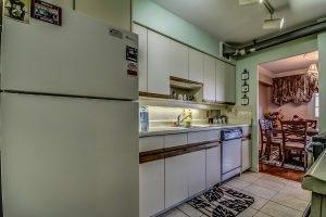 1001 - 3420 Eglinton Ave, Condo with 3 bedrooms, 2 bathrooms and 1 parking in Toronto ON | Image 8