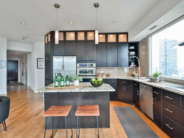 2003 - 7 King St E, Condo with 2 bedrooms, 2 bathrooms and 1 parking in Toronto ON | Image 4