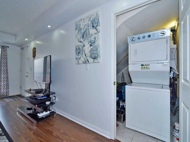 2060 - 3047 Finch Ave W, Townhouse with 2 bedrooms, 2 bathrooms and 1 parking in Toronto ON | Image 5
