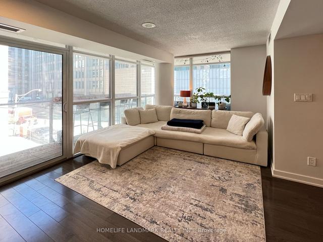 310 - 126 Simcoe St, Condo with 2 bedrooms, 1 bathrooms and 1 parking in Toronto ON | Image 21