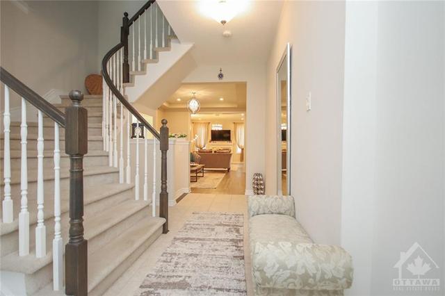 314 Sweetclover Way, House detached with 4 bedrooms, 3 bathrooms and 3 parking in Ottawa ON | Image 3