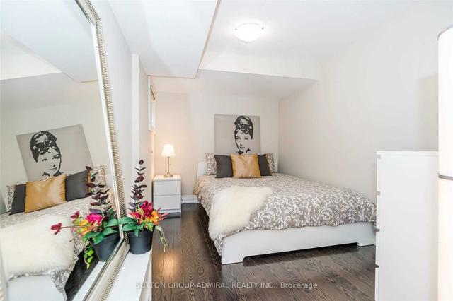 102 - 23 Eldora Ave, Townhouse with 2 bedrooms, 2 bathrooms and 1 parking in Toronto ON | Image 12
