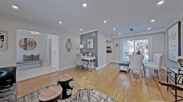 upper - 17 Baroness Cres, House detached with 3 bedrooms, 2 bathrooms and 4 parking in Toronto ON | Image 38