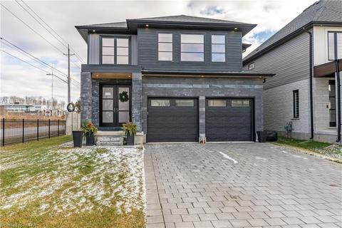2101 Linkway Boulevard, House detached with 4 bedrooms, 2 bathrooms and 6 parking in London ON | Card Image
