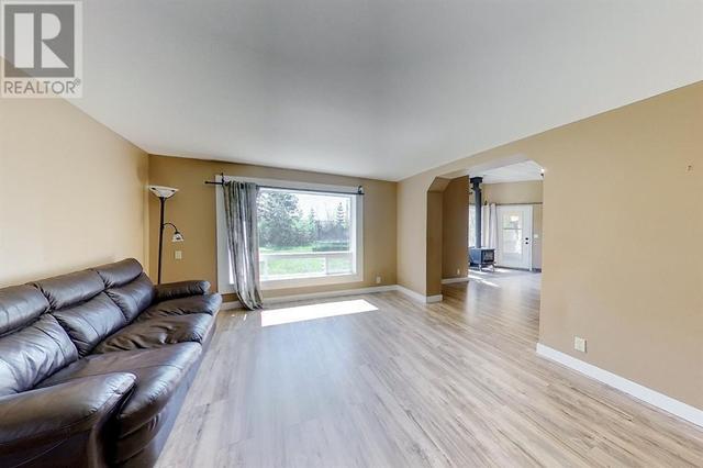 2000 2 Avenue, House detached with 3 bedrooms, 2 bathrooms and 10 parking in Red Deer County AB | Image 19