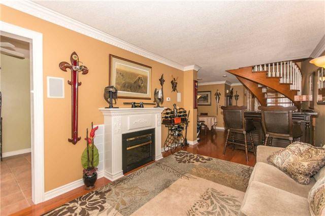 53 Hartnell Sq, Townhouse with 3 bedrooms, 3 bathrooms and 1 parking in Brampton ON | Image 8