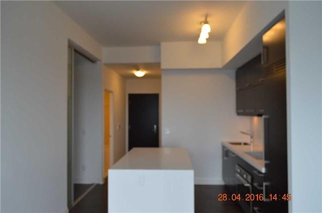 4707 - 1080 Bay St, Condo with 1 bedrooms, 1 bathrooms and 1 parking in Toronto ON | Image 3