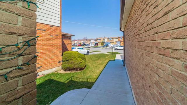 134 Banting Cres, House detached with 3 bedrooms, 4 bathrooms and 6 parking in Brampton ON | Image 34