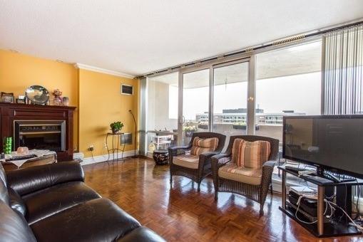 2004 - 270 Scarlett Rd, Condo with 3 bedrooms, 2 bathrooms and 2 parking in Toronto ON | Image 14