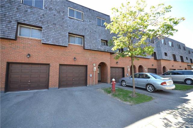 44 Briar Path, Townhouse with 3 bedrooms, 2 bathrooms and 1 parking in Brampton ON | Image 1