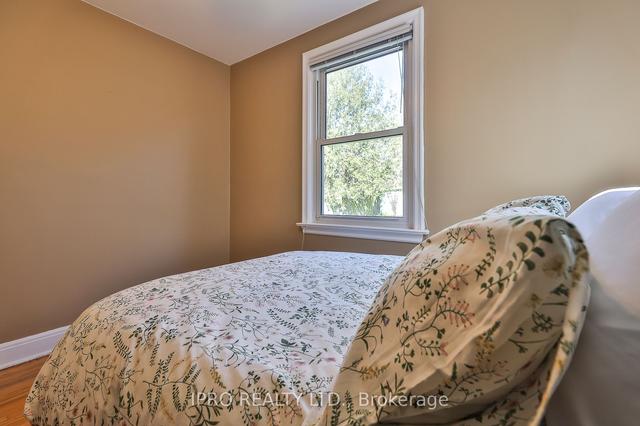 126 Hillside Ave, House detached with 2 bedrooms, 1 bathrooms and 2 parking in Toronto ON | Image 14
