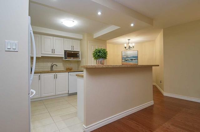 102 - 195 St Patrick St, Condo with 2 bedrooms, 2 bathrooms and 1 parking in Toronto ON | Image 7