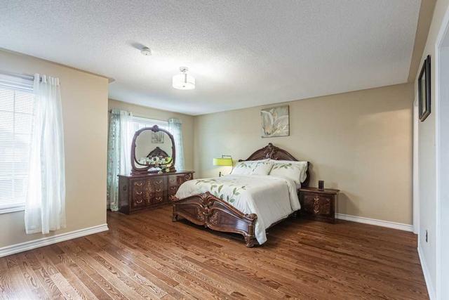 11 Hibiscus Crt, House detached with 4 bedrooms, 5 bathrooms and 6 parking in Brampton ON | Image 16