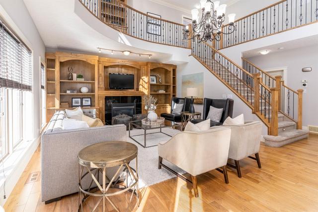 25 West Cedar Point Sw, House detached with 5 bedrooms, 3 bathrooms and 4 parking in Calgary AB | Image 4
