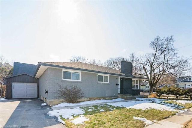 171 Dalhousie Ave, House detached with 3 bedrooms, 2 bathrooms and 3 parking in St. Catharines ON | Image 12