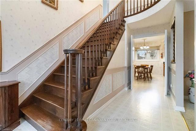 916 Farnham Rd, House detached with 4 bedrooms, 3 bathrooms and 4 parking in London ON | Image 36