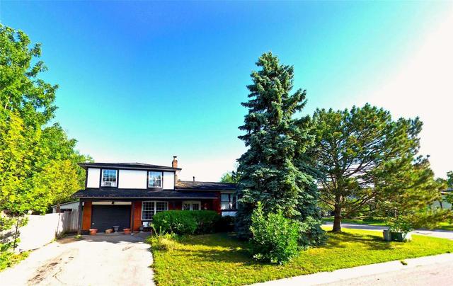 330 Cooper Crt, House detached with 3 bedrooms, 2 bathrooms and 4 parking in Oshawa ON | Card Image