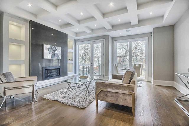 326 St Clements Ave, House detached with 4 bedrooms, 5 bathrooms and 2 parking in Toronto ON | Image 4