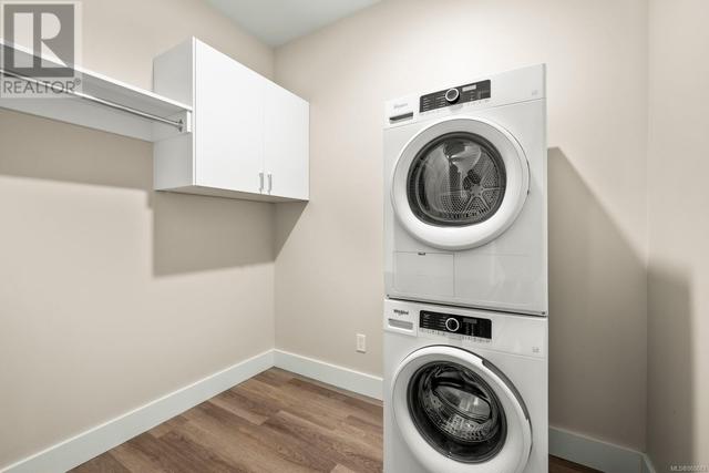 Laundry Room + Storage | Image 8