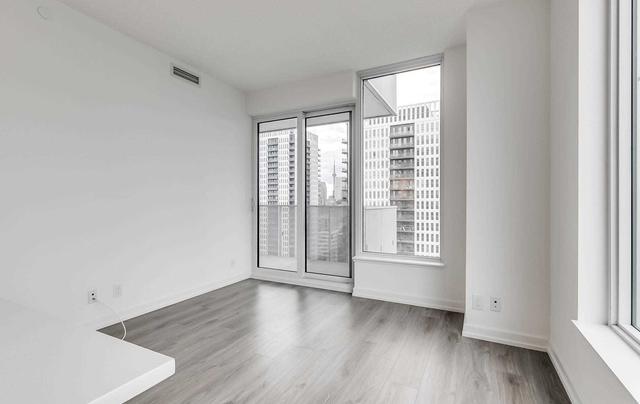 1703 - 20 Tubman Ave, Condo with 2 bedrooms, 2 bathrooms and 1 parking in Toronto ON | Image 4