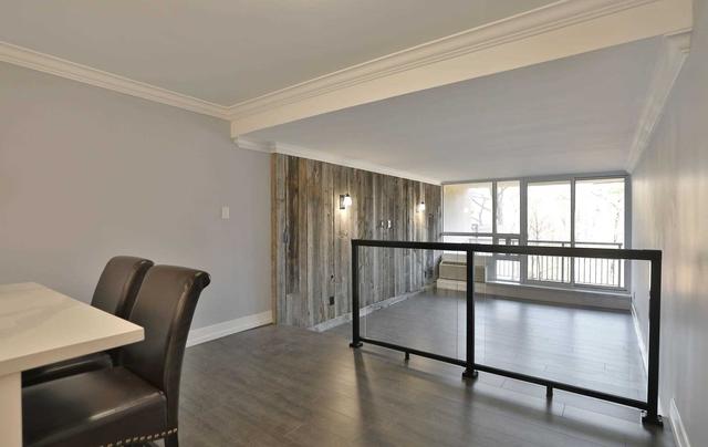 210 - 1359 White Oaks Blvd, Condo with 3 bedrooms, 2 bathrooms and 1 parking in Oakville ON | Image 6