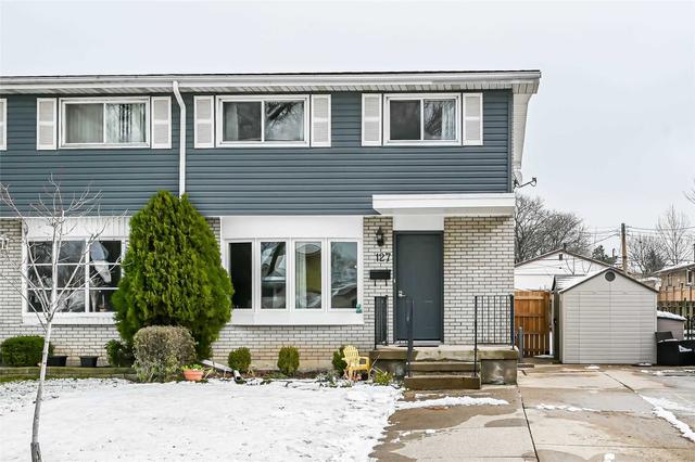 127 Meadowlark Dr, House semidetached with 3 bedrooms, 2 bathrooms and 4 parking in Hamilton ON | Image 1