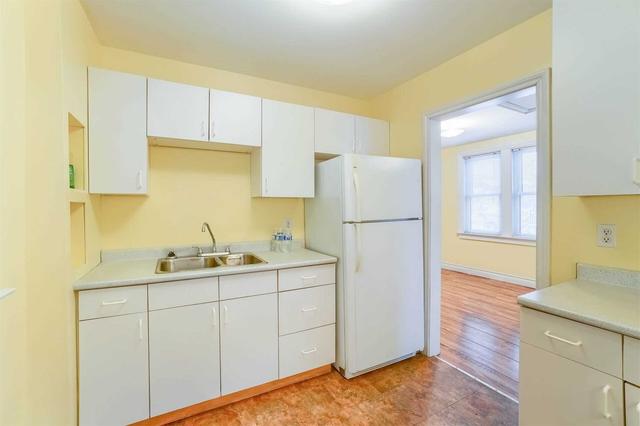 93 Twenty Second St, House detached with 2 bedrooms, 2 bathrooms and 4 parking in Toronto ON | Image 5